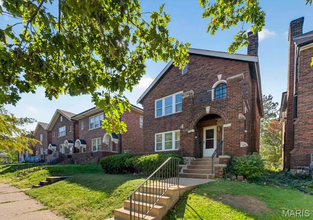 Photo 2 of Multi family home for sale at 3916 Dunnica Ave, Saint Louis, MO 63116 | MLS# MIS26062161 | Listing updated on 2026-10-04