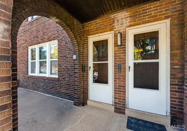 Photo 3 of Multi family home for sale at 3916 Dunnica Ave, Saint Louis, MO 63116 | MLS# MIS26062161 | Listing updated on 2026-10-04