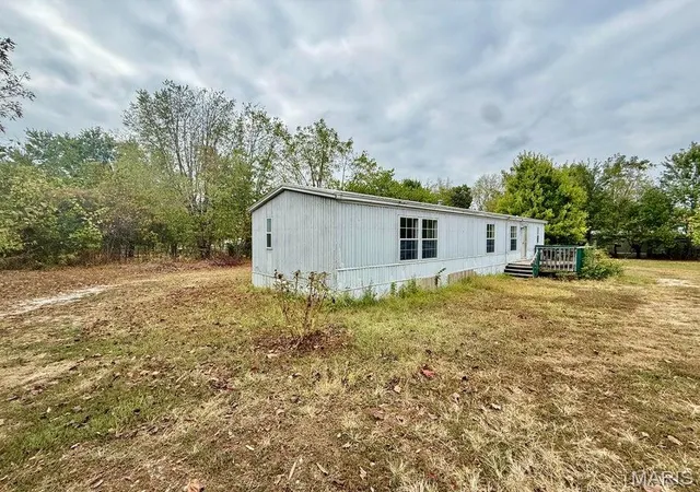 Photo 2 of Manufactured home for sale at 145 Old Yukon Rd, Raymondville, MO 65555 | MLS# MIS26062162 | Listing updated on 2026-09-28