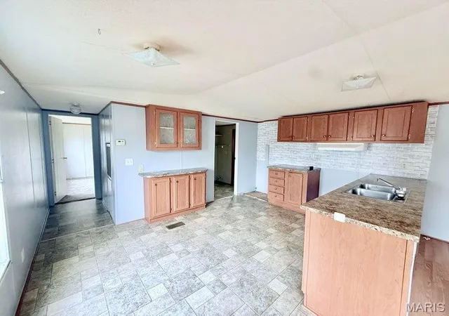Photo 4 of Manufactured home for sale at 145 Old Yukon Rd, Raymondville, MO 65555 | MLS# MIS26062162 | Listing updated on 2026-09-28