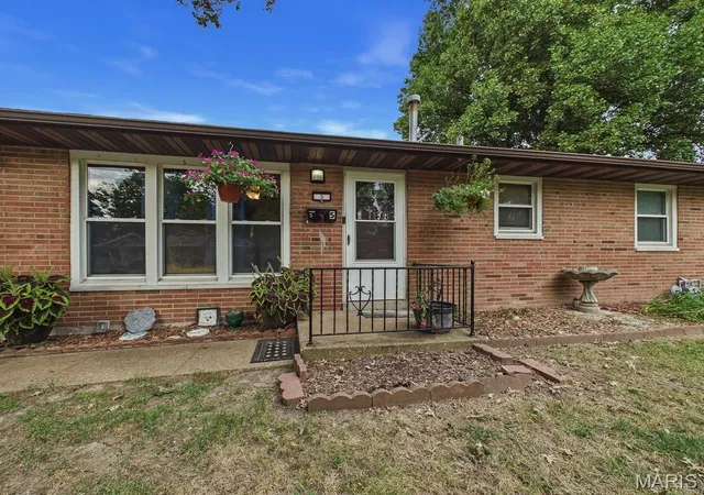 Photo 1 of Single family home for sale at 5 Riviera Dr, Granite City, IL 62040 | MLS# MIS26062163 | Listing updated on 2026-10-02