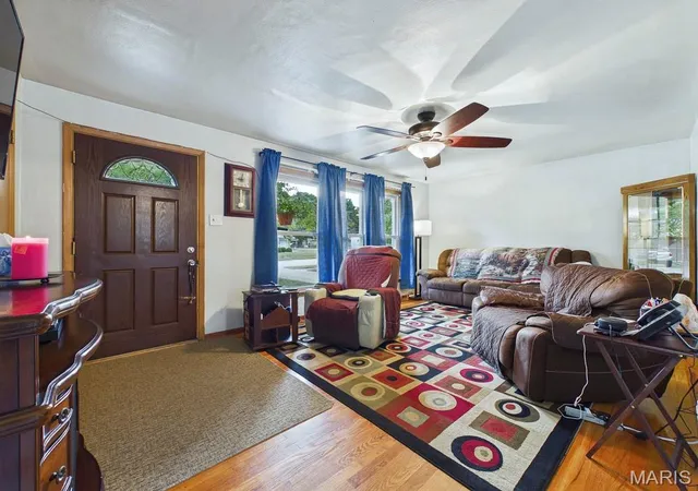Photo 4 of Single family home for sale at 5 Riviera Dr, Granite City, IL 62040 | MLS# MIS26062163 | Listing updated on 2026-10-02