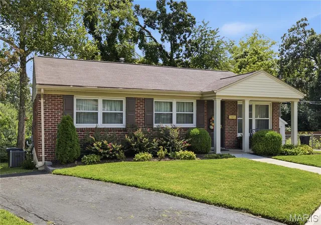 Photo 3 of Single family home for sale at 8712 E Bridgeport Ave, Saint Louis, MO 63144 | MLS# MIS26062164 | Listing updated on 2026-10-29