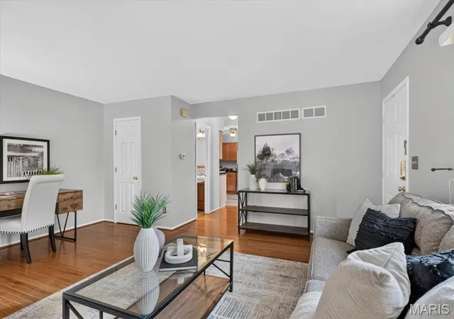 Photo 3 of Sale Pending at 8720 Garden Ct, Saint Louis, MO 63144 | MLS# MIS26062165 | Listing updated on 2026-09-29