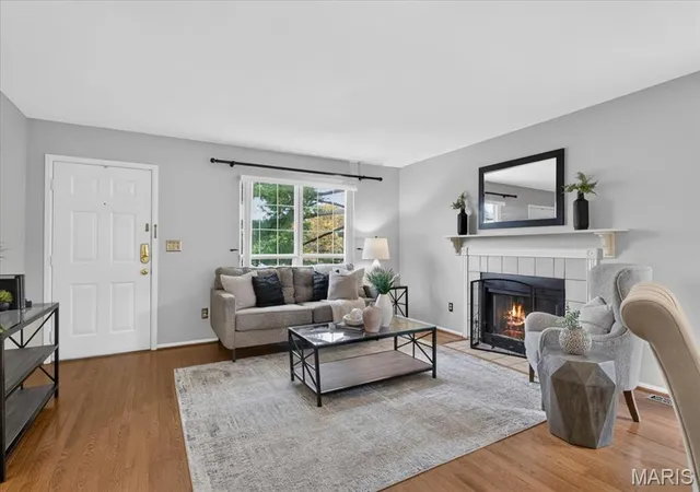 Photo 4 of Sale Pending at 8720 Garden Ct, Saint Louis, MO 63144 | MLS# MIS26062165 | Listing updated on 2026-09-29