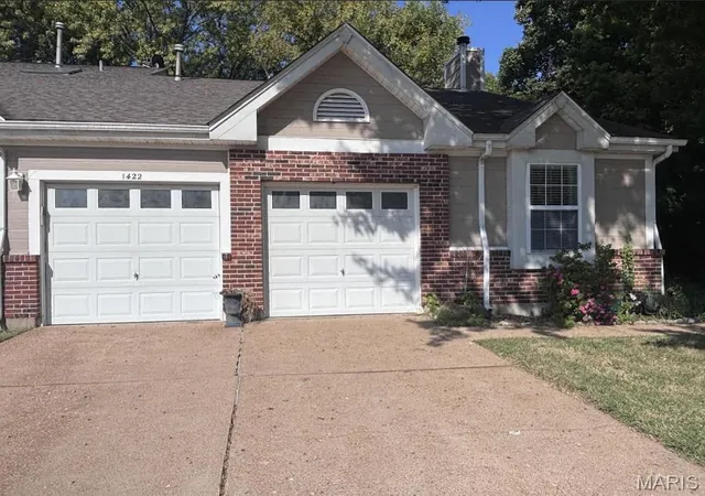 Photo 1 of Single family home for sale at 1422 Eagles Way Ct, Hazelwood, MO 63042 | MLS# MIS26062169 | Listing updated on 2026-10-05