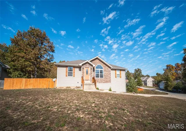 Photo 1 of Single family home for sale at 24725 Talladega Rd, Saint Robert, MO 65584 | MLS# MIS26062171 | Listing updated on 2026-10-30
