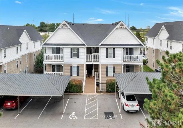 Photo 3 of Condo for sale at 9102 Spring Crk Ln, O Fallon, MO 63368 | MLS# MIS26062172 | Listing updated on 2026-09-26