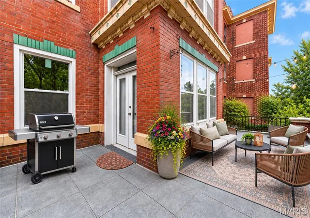 Photo 1 of Condo for sale at 5572 Waterman Blvd #1W, Saint Louis, MO 63112 | MLS# MIS26062176 | Listing updated on 2026-10-09