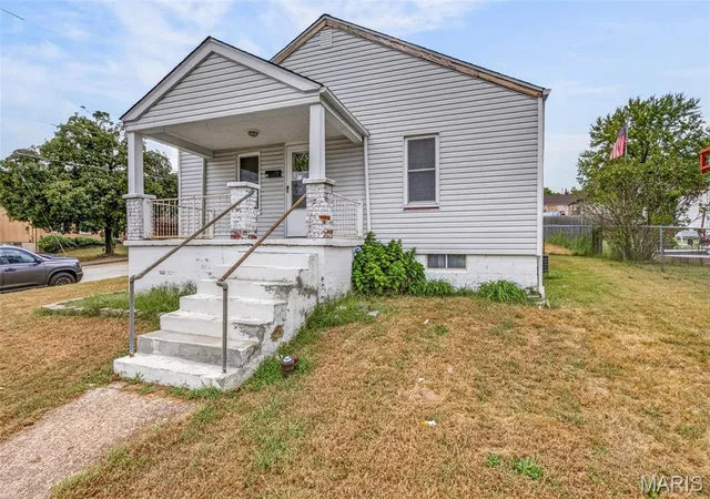Photo 2 of Single family home for sale at 602 North 5th, De Soto, MO 63020 | MLS# MIS26062188 | Listing updated on 2026-09-29