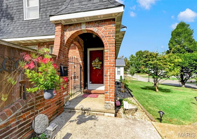 Photo 3 of Single family home for sale at 209 Virginia Ave, Crystal City, MO 63019 | MLS# MIS26062190 | Listing updated on 2026-10-08