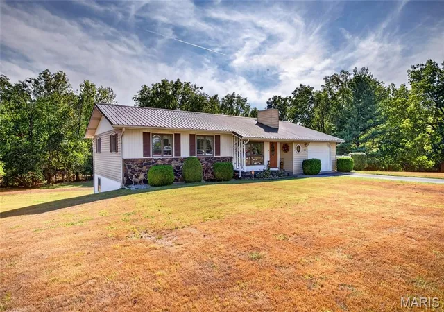 Photo 3 of Single family home for sale at 861 Allen St, Lebanon, MO 65536 | MLS# MIS26062191 | Listing updated on 2026-10-02