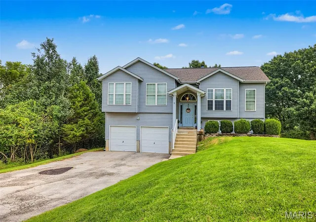 Photo 1 of Single family home for sale at 6 Club Ct, High Ridge, MO 63049 | MLS# MIS26062194 | Listing updated on 2026-10-02