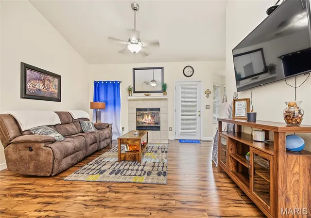 Photo 2 of Single family home for sale at 6 Club Ct, High Ridge, MO 63049 | MLS# MIS26062194 | Listing updated on 2026-10-02