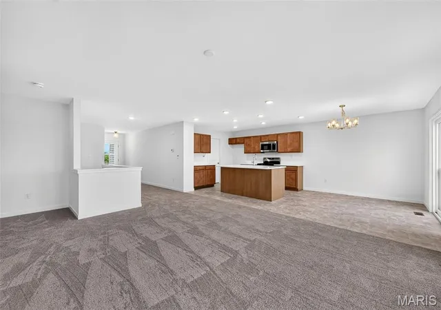 Photo 3 of Single family home for sale at 1041 Park Hills Pkwy, Troy, MO 63379 | MLS# MIS26062195 | Listing updated on 2026-10-05