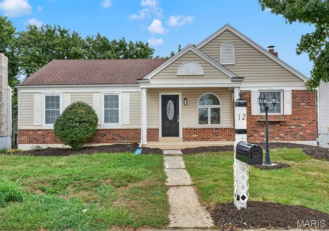 Photo 1 of Single family home for sale at 12 Lamplighter Ln, O Fallon, MO 63368 | MLS# MIS26062200 | Listing updated on 2026-10-01