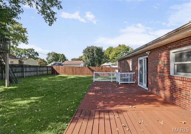 Photo 4 of Single family home for sale at 46 N Circle Dr, East Alton, IL 62024 | MLS# MIS26062219 | Listing updated on 2026-10-22