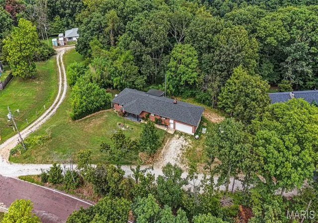 Photo 3 of Single family home for sale at 4390 W Dry Frk Rd, Imperial, MO 63052 | MLS# MIS26062220 | Listing updated on 2026-09-27