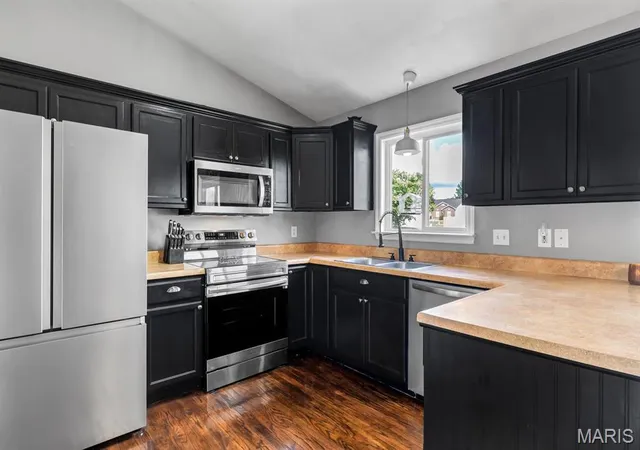 Photo 2 of Single family home for sale at 24 Saint Kathleen Ct, Troy, MO 63379 | MLS# MIS26062221 | Listing updated on 2026-10-07