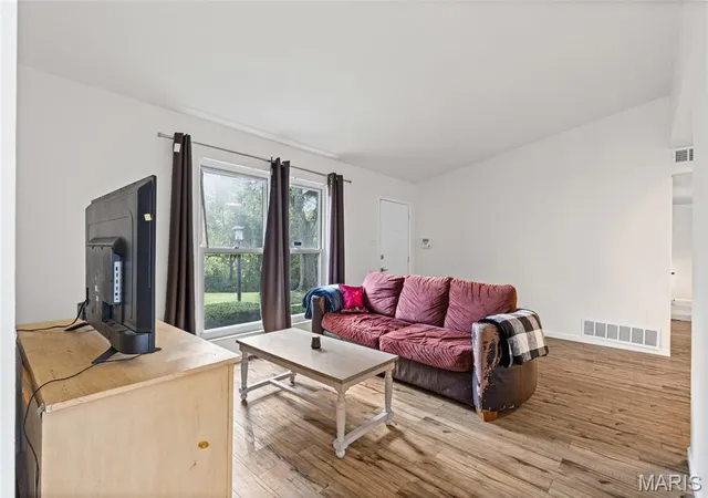 Photo 4 of Condo for sale at 11118 Whispering Oaks Dr, Saint Louis, MO 63136 | MLS# MIS26062223 | Listing updated on 2026-09-26