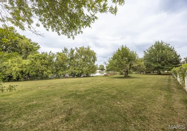 Photo 4 of Single family home for sale at 4121 Bruene Ave, Granite City, IL 62040 | MLS# MIS26062226 | Listing updated on 2026-09-27