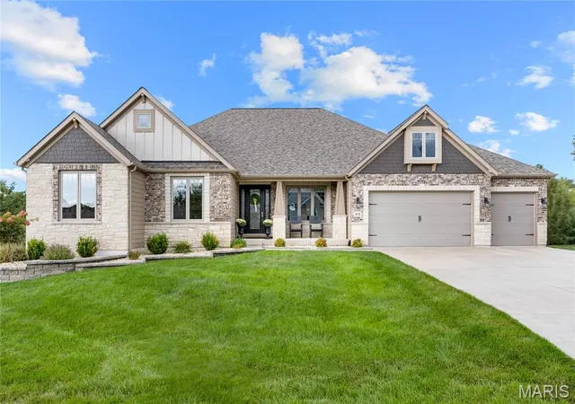 Photo 1 of Sale Pending at 6110 Knights Table Ct, Saint Charles, MO 63304 | MLS# MIS26062228 | Listing updated on 2026-10-19