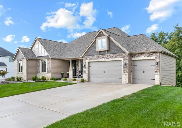 Photo 1 of Sale Pending at 6110 Knights Table Ct, Saint Charles, MO 63304 | MLS# MIS26062228 | Listing updated on 2026-10-19