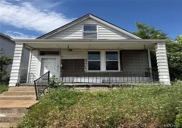 Photo 1 of Single family home for sale at 4275 E Margaretta Ave, Saint Louis, MO 63115 | MLS# MIS26062230 | Listing updated on 2026-10-14
