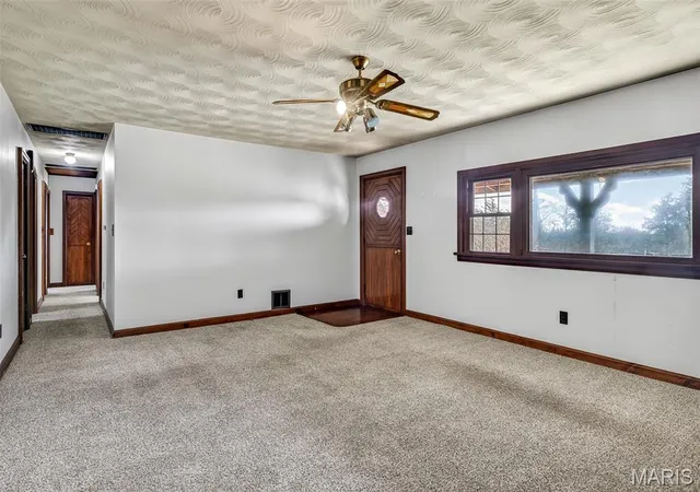 Photo 3 of Single family home for sale at 6229 Highway 32, Farmington, MO 63640 | MLS# MIS26062239 | Listing updated on 2026-09-28