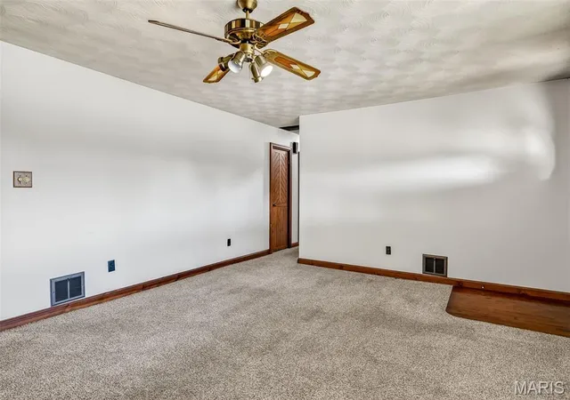 Photo 4 of Single family home for sale at 6229 Highway 32, Farmington, MO 63640 | MLS# MIS26062239 | Listing updated on 2026-09-28
