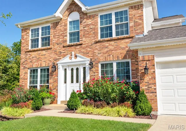 Photo 2 of Single family home for sale at 804 Winter Top Ct, Fenton, MO 63026 | MLS# MIS26062240 | Listing updated on 2026-10-11