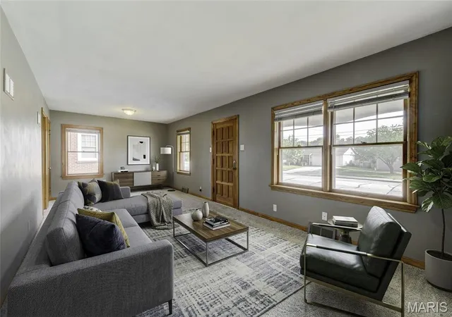 Photo 3 of Sale Pending at 2121 Elm St, Saint Charles, MO 63301 | MLS# MIS26062247 | Listing updated on 2026-10-02
