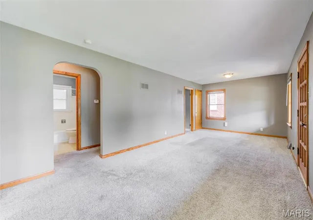 Photo 4 of Sale Pending at 2121 Elm St, Saint Charles, MO 63301 | MLS# MIS26062247 | Listing updated on 2026-10-02