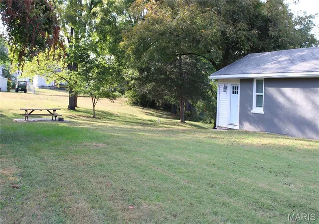 Photo 3 of Single family home for sale at 308 Cedar St, Perryville, MO 63775 | MLS# MIS26062248 | Listing updated on 2026-09-26