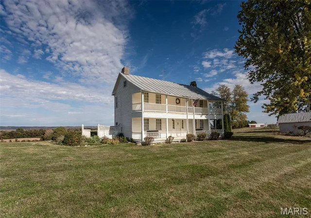Photo 3 of Sale Pending at 680 Auer Landing Rd, Golden Eagle, IL 62036 | MLS# MIS26062249 | Listing updated on 2026-10-03