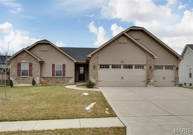 Photo 1 of Single family home for sale at 814 Mule Crk Dr, Wentzville, MO 63385 | MLS# MIS26062252 | Listing updated on 2026-10-01