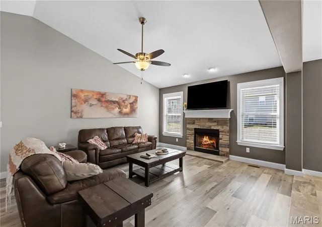 Photo 4 of Single family home for sale at 814 Mule Crk Dr, Wentzville, MO 63385 | MLS# MIS26062252 | Listing updated on 2026-10-01