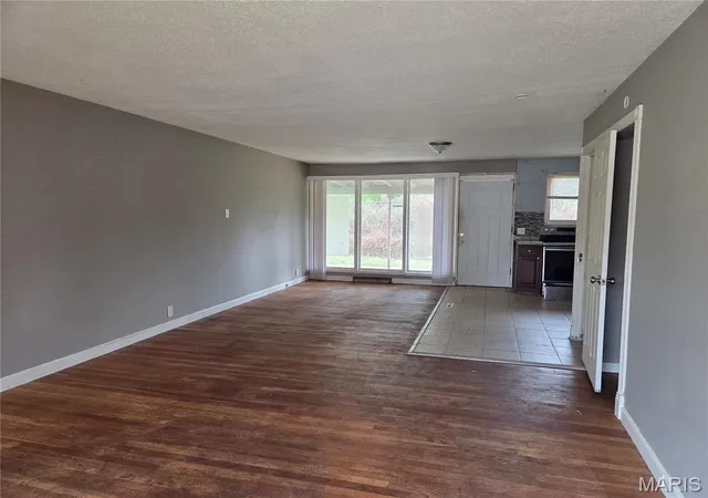 Photo 2 of Single family home for sale at 2264 Hudson Rd, Saint Louis, MO 63136 | MLS# MIS26062258 | Listing updated on 2026-10-22