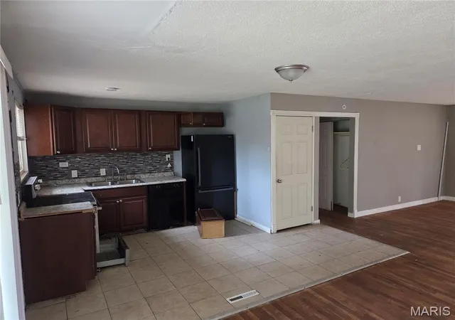 Photo 4 of Single family home for sale at 2264 Hudson Rd, Saint Louis, MO 63136 | MLS# MIS26062258 | Listing updated on 2026-10-22