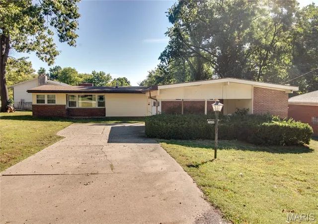 Photo 1 of Single family home for sale at 2131 Wyckoff St, Alton, IL 62002 | MLS# MIS26062264 | Listing updated on 2026-10-01