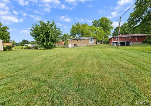 Photo 4 of Single family home for sale at 5424 Humbert Rd, Alton, IL 62002 | MLS# MIS26062265 | Listing updated on 2026-10-06