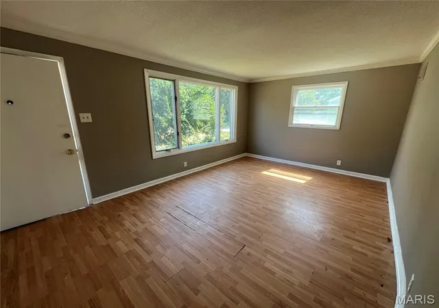 Photo 3 of Single family home for sale at 744 Kelvin Dr, Saint Louis, MO 63137 | MLS# MIS26062266 | Listing updated on 2026-09-26