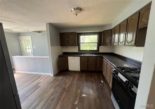 Photo 4 of Single family home for sale at 744 Kelvin Dr, Saint Louis, MO 63137 | MLS# MIS26062266 | Listing updated on 2026-09-26