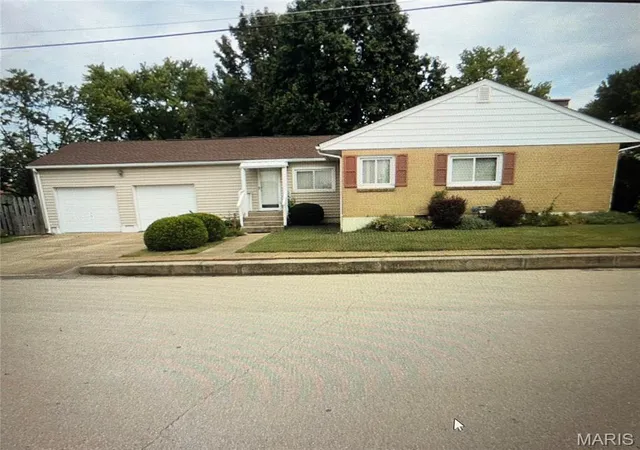 Photo 2 of Single family home for sale at 903 Moorland St, Farmington, MO 63640 | MLS# MIS26062267 | Listing updated on 2026-10-06