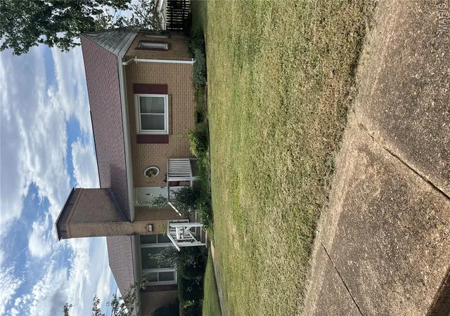 Photo 3 of Single family home for sale at 903 Moorland St, Farmington, MO 63640 | MLS# MIS26062267 | Listing updated on 2026-10-06