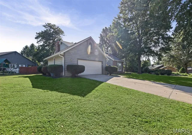 Photo 2 of Single family home for sale at 127 Pine Dale Dr, Belleville, IL 62226 | MLS# MIS26062270 | Listing updated on 2026-10-08