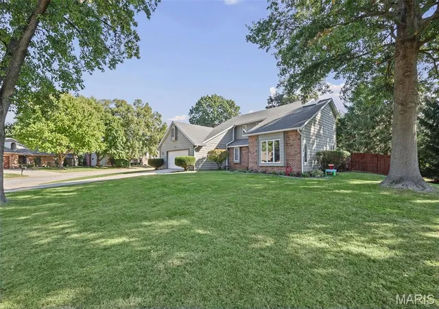 Photo 3 of Single family home for sale at 127 Pine Dale Dr, Belleville, IL 62226 | MLS# MIS26062270 | Listing updated on 2026-10-08