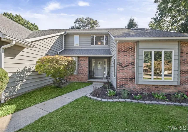 Photo 3 of Single family home for sale at 127 Pine Dale Dr, Belleville, IL 62226 | MLS# MIS26062270 | Listing updated on 2026-10-08