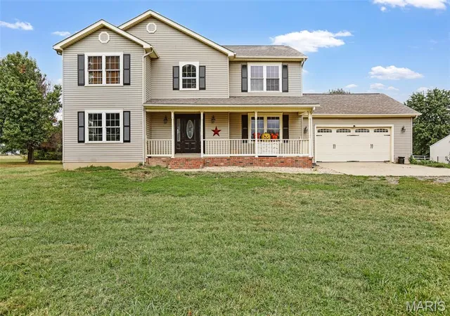 Single family home for sale at 16519 Conrad Rd, Brighton, IL 62012 | MLS# MIS26062273