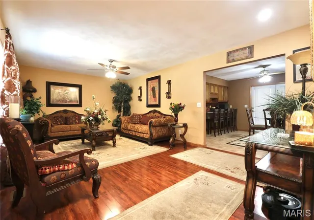 Photo 3 of Sale Pending at 1628 Westhaven Dr, Belleville, IL 62220 | MLS# MIS26062278 | Listing updated on 2026-10-04